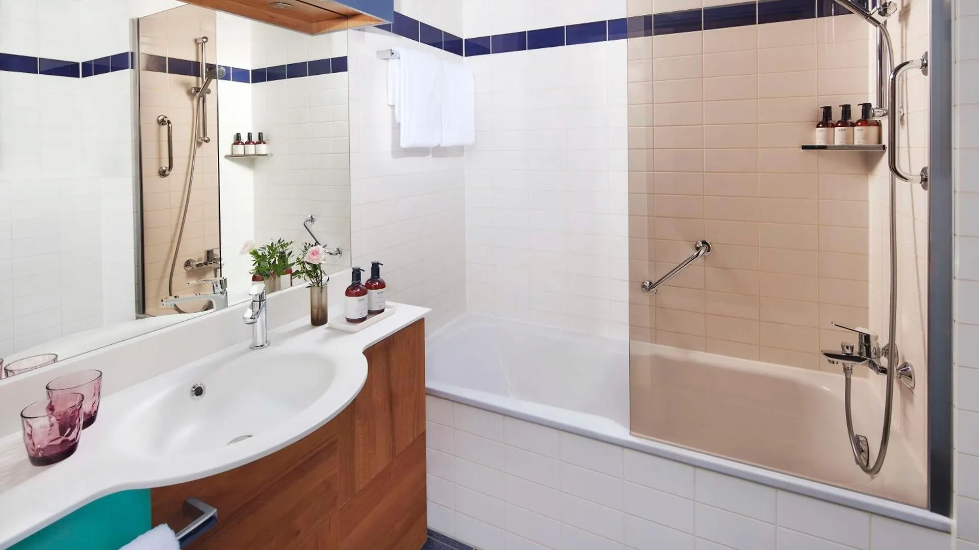 Avani Museum Quarter Amsterdam Hotel - Previously Nh Amsterdam Museum Quarter 4*,  Нидерланды